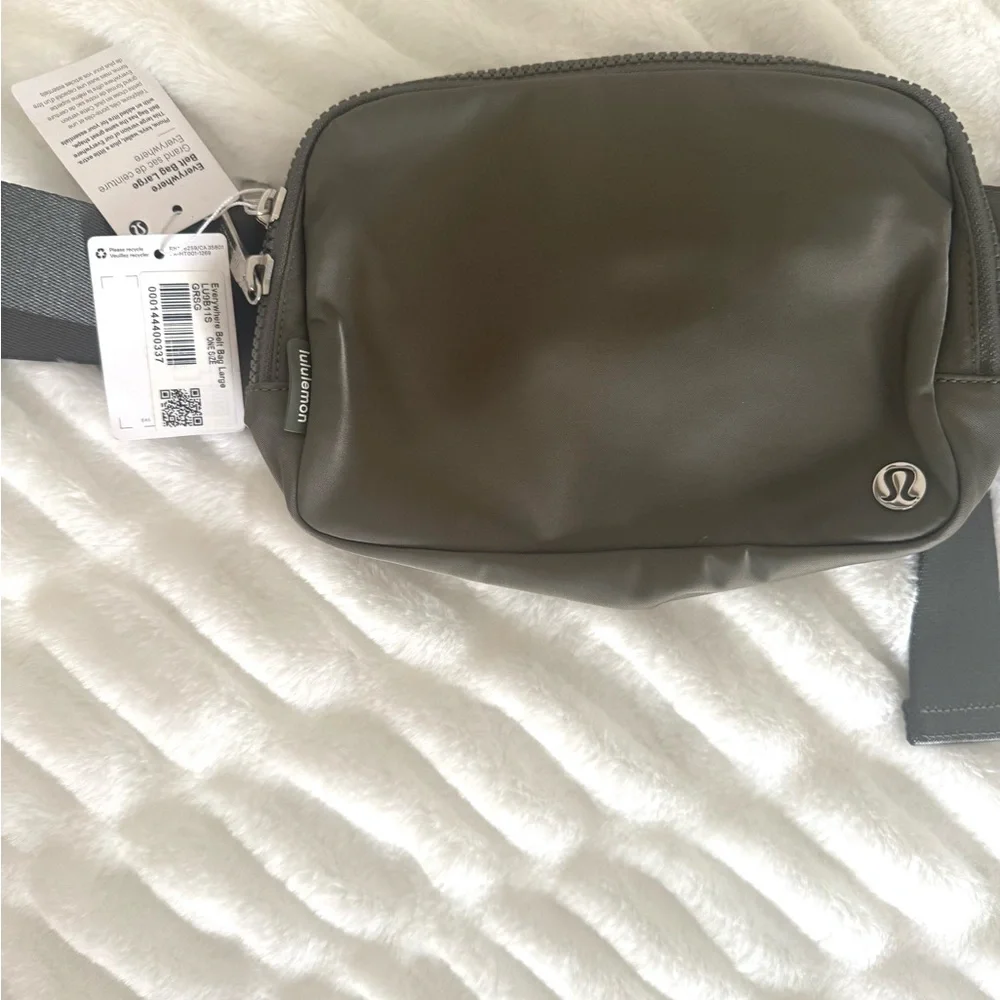 Lululemon athletica Olive Green Bag - Picture 5 of 12